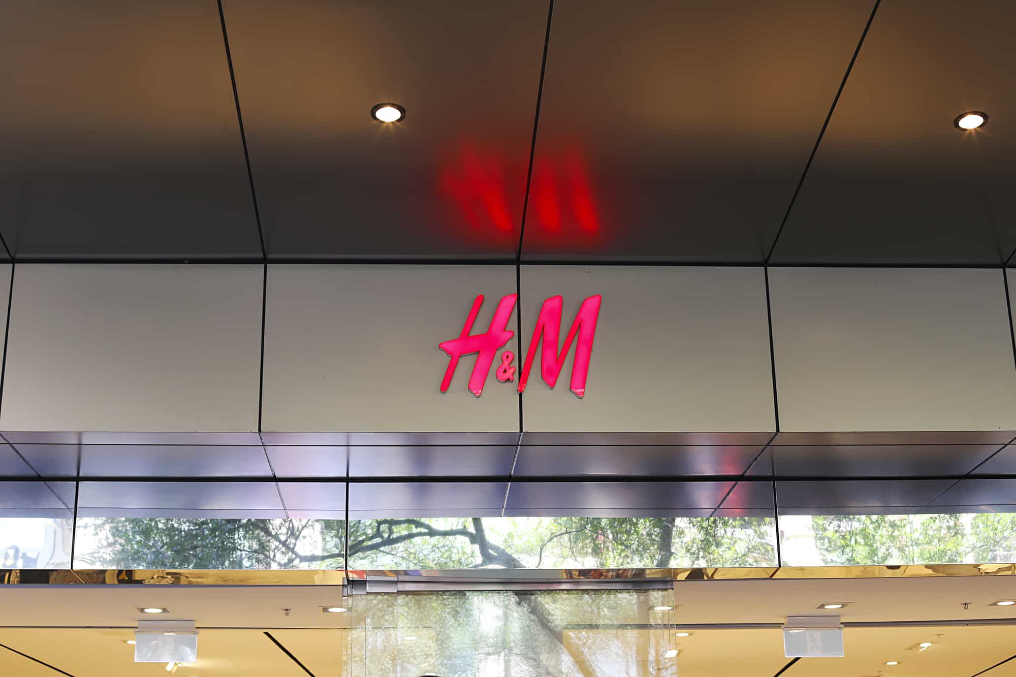 H&M announce a 71.2% decline in profits - Anthony Gregg Partnership
